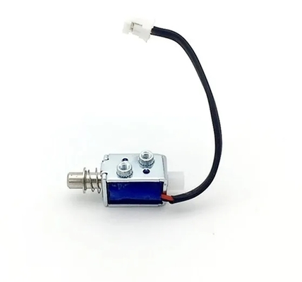 Kleine push-pull solenoïde met open frame structuur en montagegaten voor eenvoudige installatie
